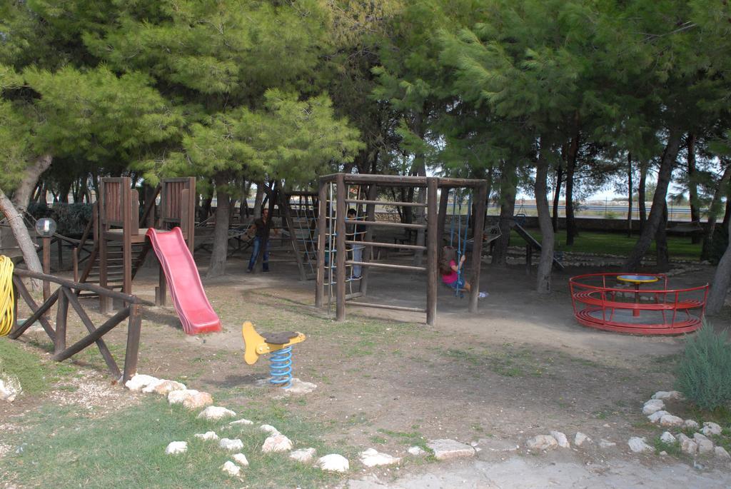 B&B Oasi Lago Salso Siponto Exterior photo